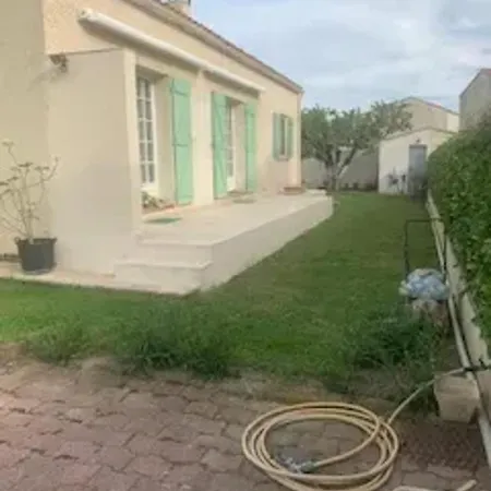 Villa Familiale Avec Piscine A - 100 M²_2 *